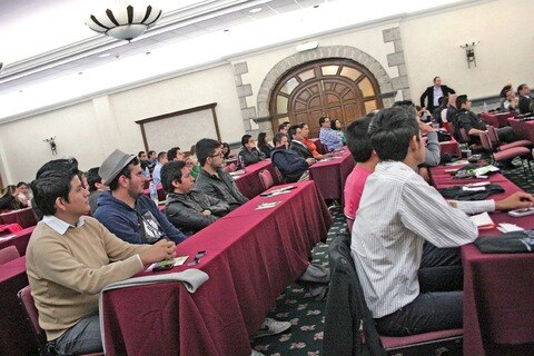 Alertan a jóvenes sobre efectos del alcohol