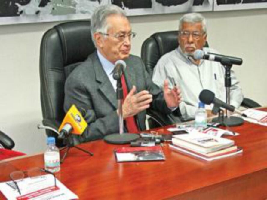 Reformas son un engaño: Bartlett