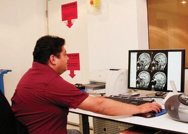 Dotan de equipo a sector salud