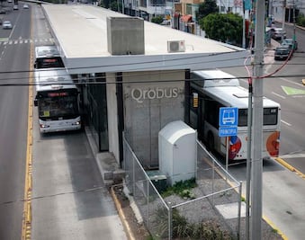 Acusan daños en 16 casas por obras del Eje