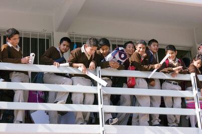 Culpan a Sedeq de negar escuela