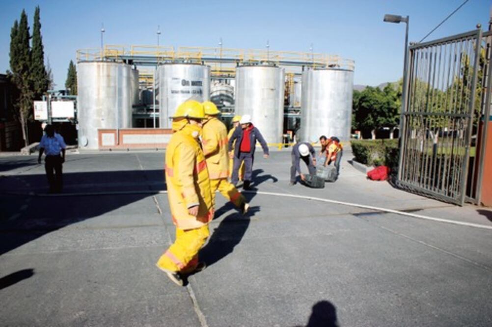 Clausura Profepa  equipo de fábrica tras explosión