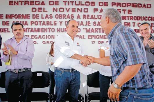 Entregan títulos de propiedad