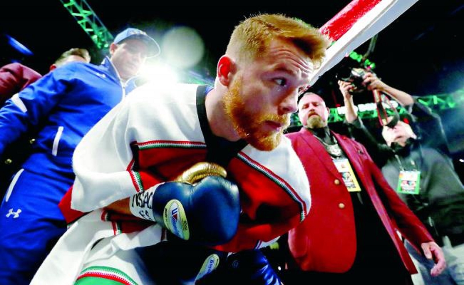 Se complica el panorama para el 'Canelo'
