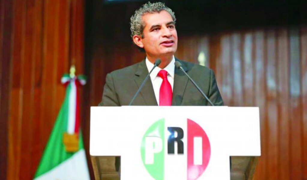 AMLO dice estar en veda cuando su equipo se corrompe: PRI