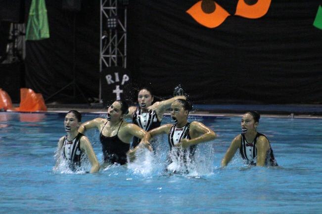 Ondinas  ayudan a niños con cáncer