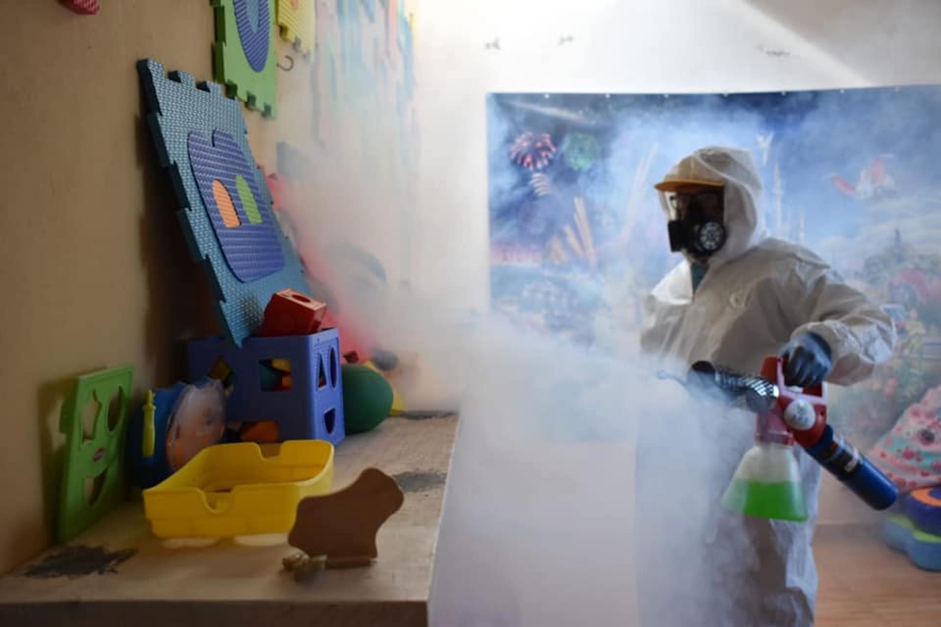 Multan con 8 mil pesos a diputada del PAN que limpió guarderías por el Covid-19