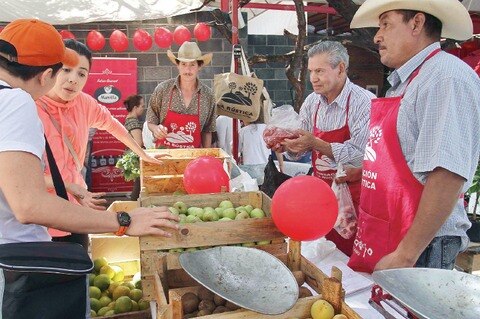 Realizan encuentro de economía social 