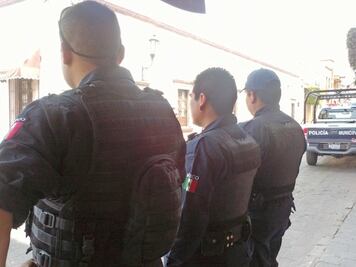 Remueven a 10 policías de Tequisquiapan