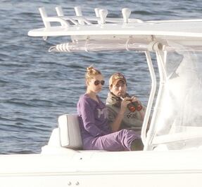 Iglesias y Kournikova, en apuros