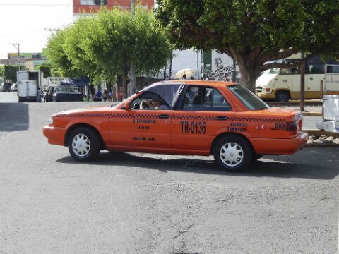 Investigan extorsión contra taxistas