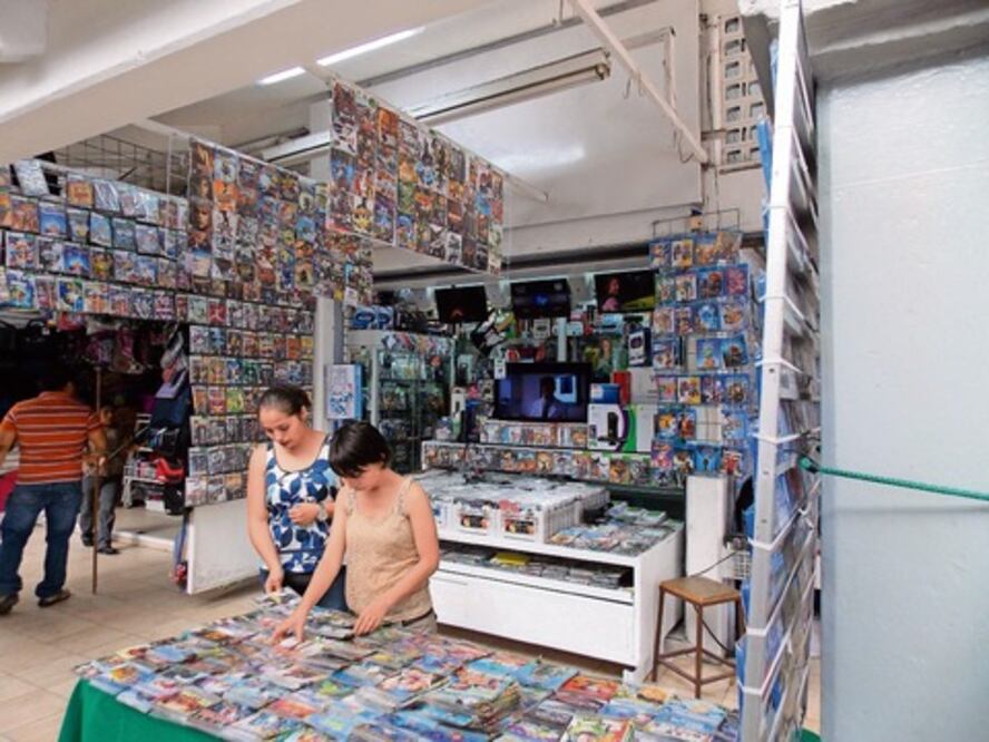 En SJR tiendas venden piratería