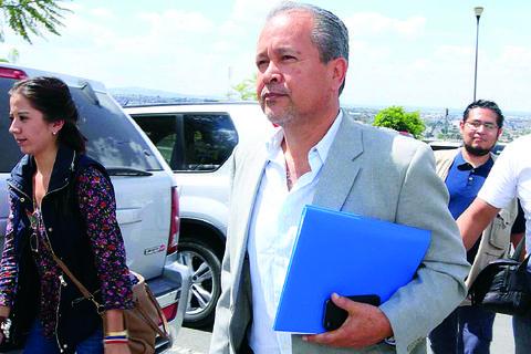 Abre Fiscalía investigación en contra de Pablo González