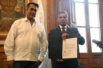 Le renuncia otro al Bronco; ahora es el titular de la SSP