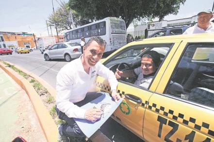 Candidatos pelean la capital también en las redes sociales