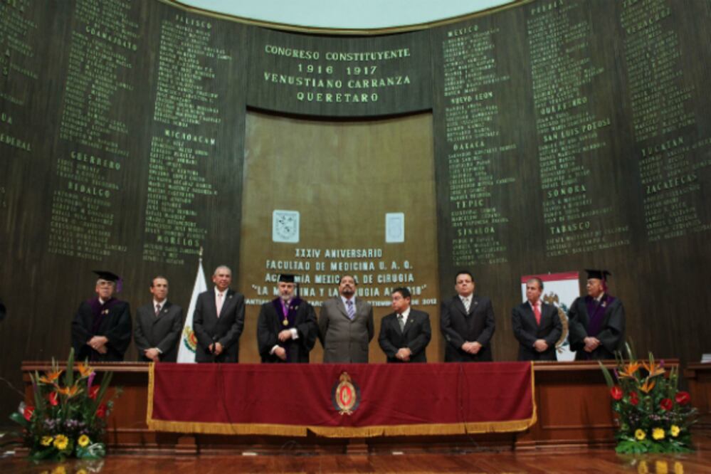 Celebra UAQ aniversario de Facultad de Medicina