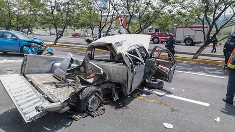 Choque cierra Paseo de República por horas