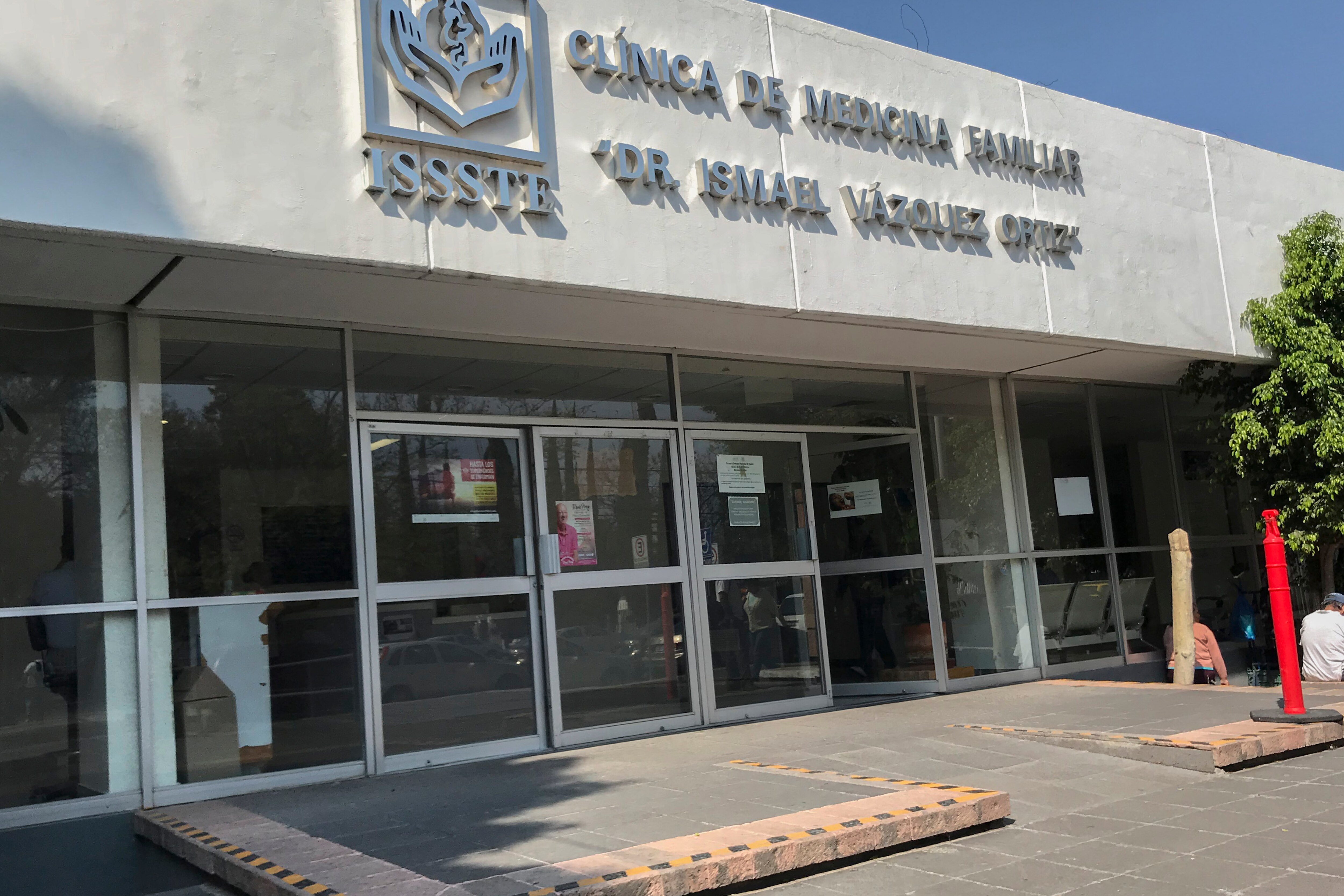 El ISSSTE reporta déficit de personal