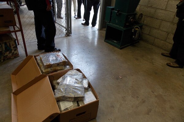 Destruyen formatos de credenciales de IFE