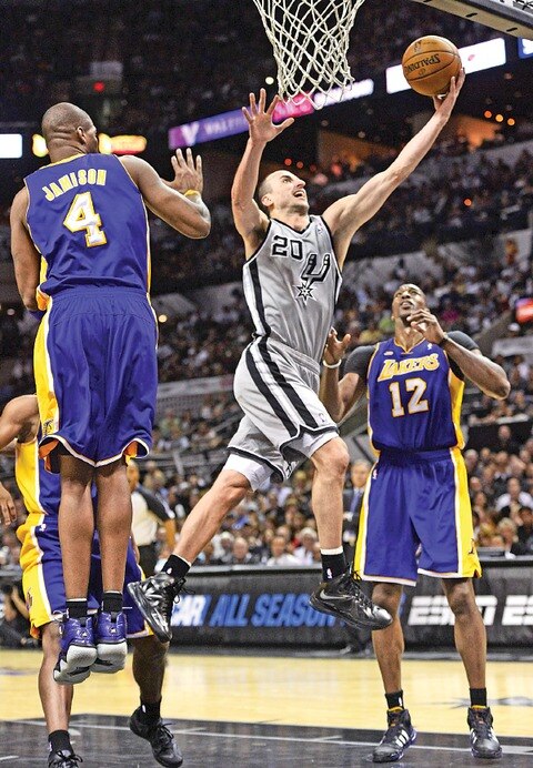 San Antonio no se complica ante Lakers