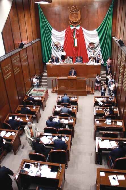 Quitar prerrogativas permitiría ahorrar