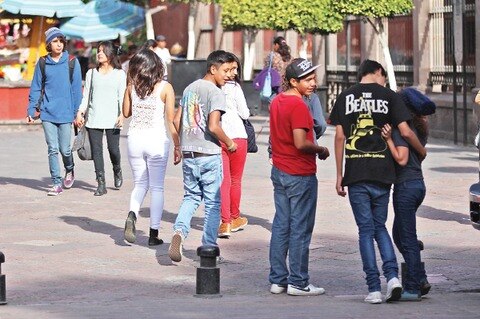 Jóvenes, propensos a alcohol  y drogas