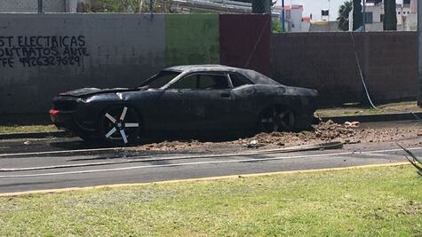 #Avance|Vehículo se incendia en Bernardo Quintana