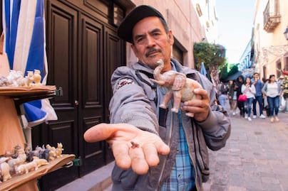 Arte con mármol, las piezas que le dan identidad a Colón
