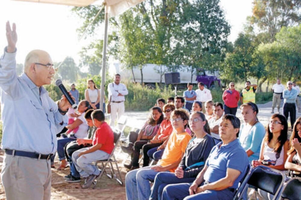 Pavimentan calles de Corregidora