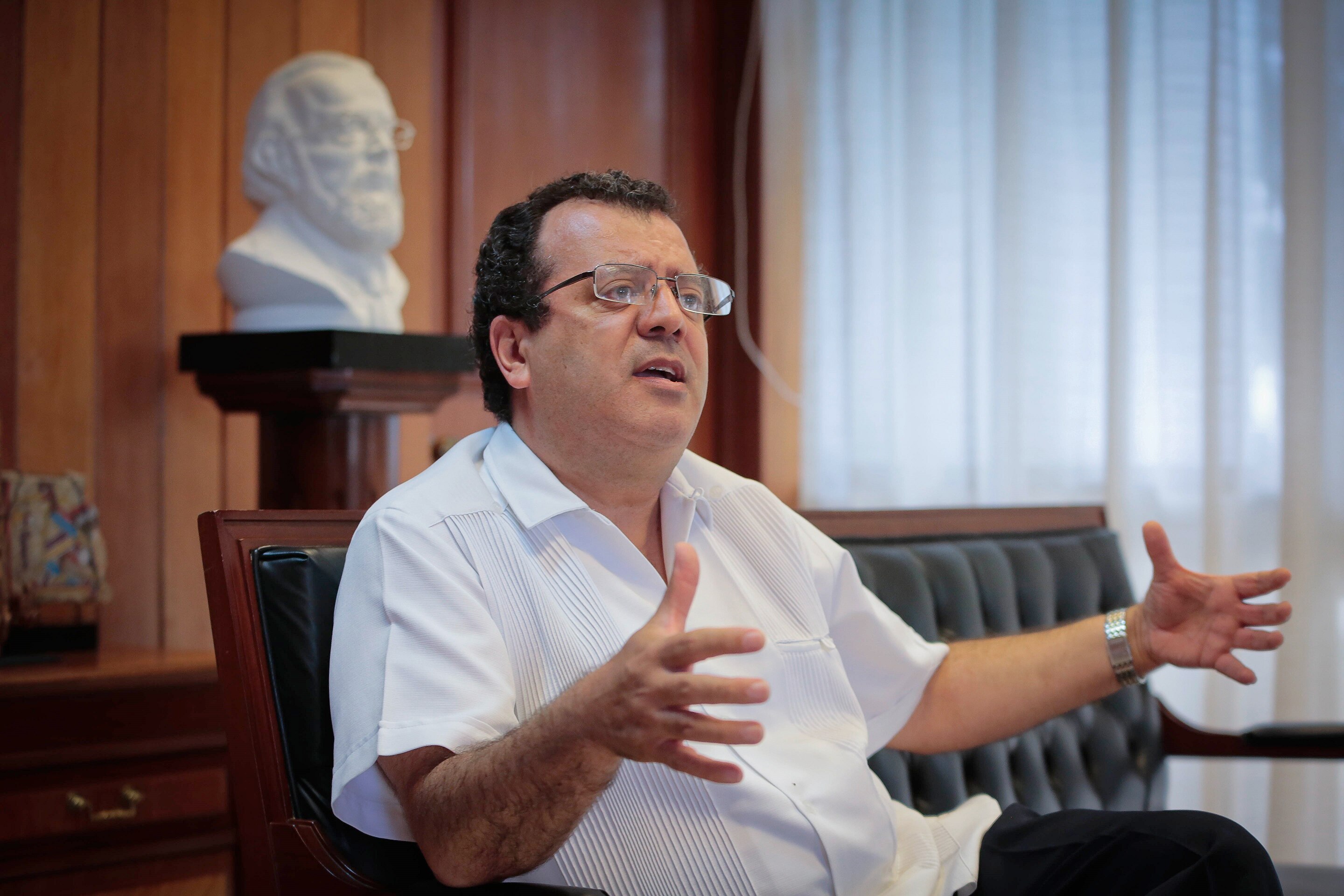 La UAQ debe tener una partida fija: rector