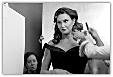 A Jenner le llueven chistes, demandas y trabajo