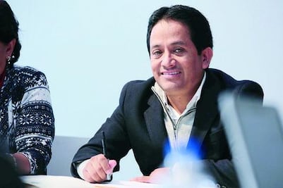 Gobernador sí notificó de su viaje: Eric Salas