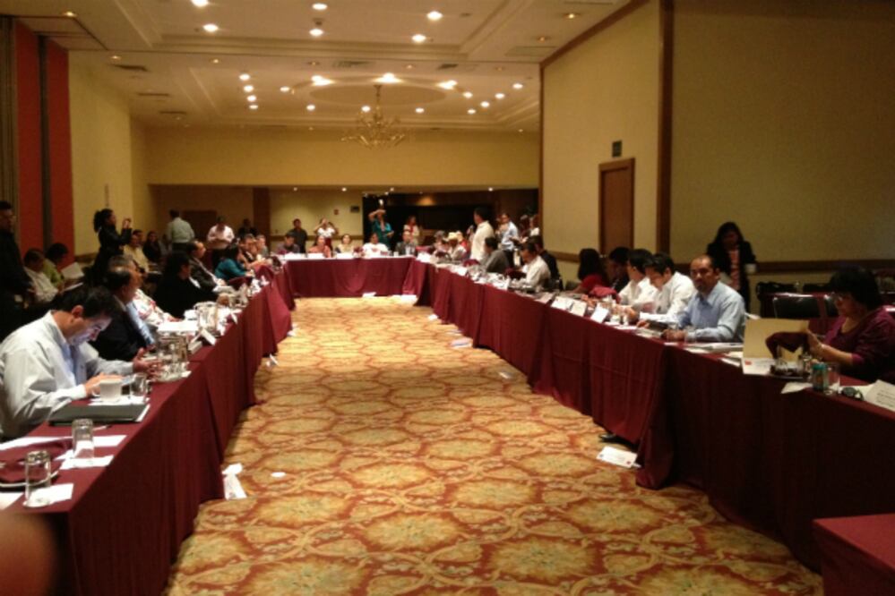 Asiste Anaya Aguilar a conferencia sobre derechos indígenas