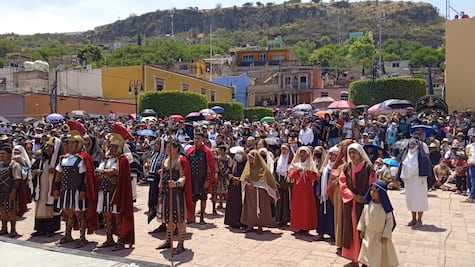 Semana Santa. Así se vive el tradicional Viacrucis de La Cañada, en Querétaro
