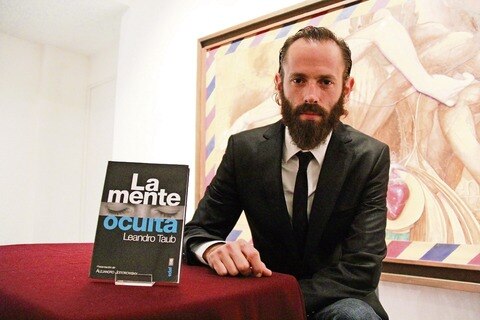 La mente de Taub presentó libro