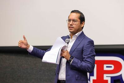 Guerrero anuncia a más miembros de su gabinete