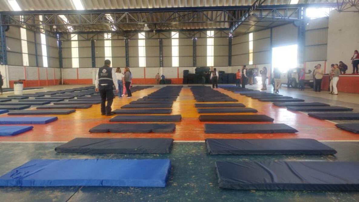 Desde muy temprano comenzaron a habilitar el Centro Cultural y de Convenciones (Cecuco) de San Juan del Río