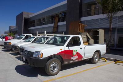 Adquiere San Juan 4 camionetas en subasta