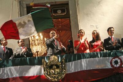 Queretanos concurren a ceremonia del Grito