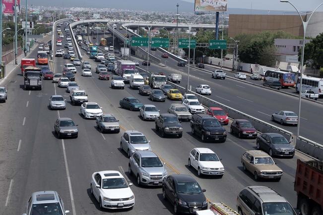 Analizan el plan del tren elevado