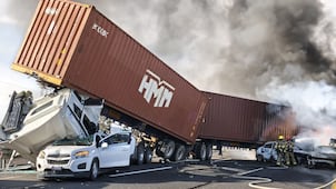 Reportan carambola con incendio de vehículos en la carretera San Luis Potosí-Querétaro