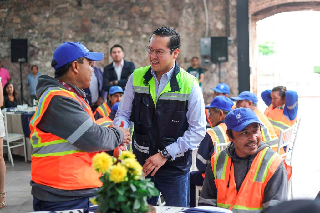 En Corregidora se recogen hasta siete toneladas de basura