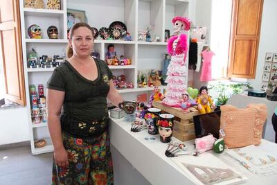 Color y vida. Transformar pasta francesa en artesanías