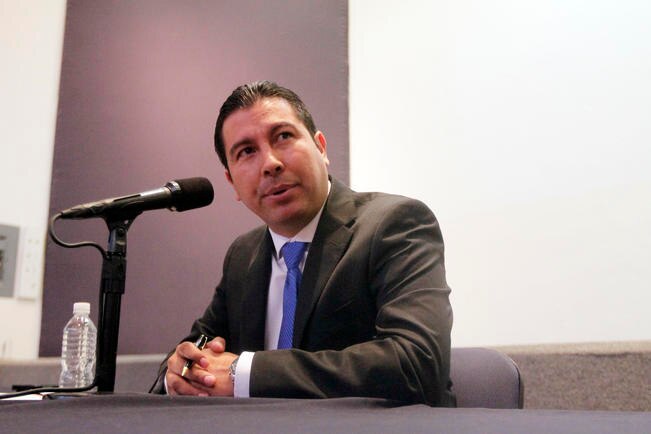 No hay que especular ni adelantarse: Manuel Velázquez