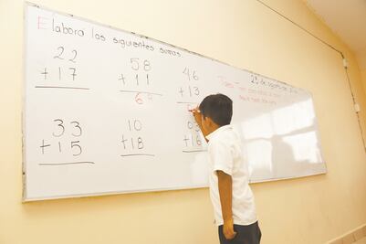 Por crisis económica, 6 mil alumnos migran a la escuela pública