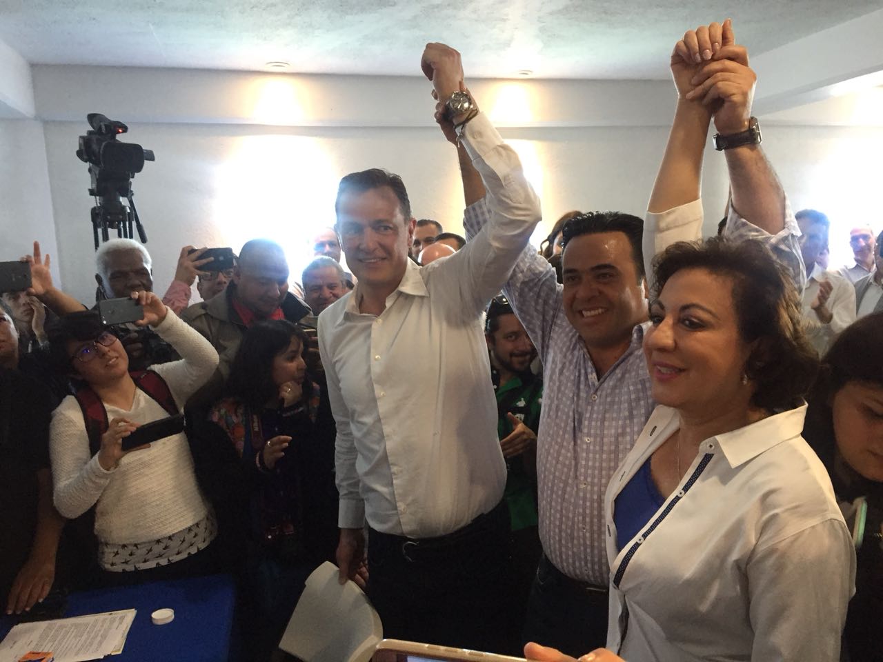 #Avance Mauricio Kuri y Guadalupe Murguía presentan su registro como precandidatos al Senado de la República