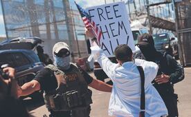 “Esposan a embarazadas”; migrantes protestan por tratos inhumanos en EU