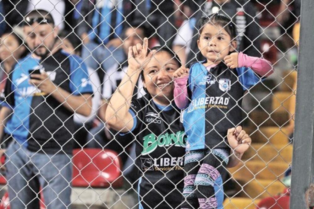 Solicitan que la ley defienda símbolos 