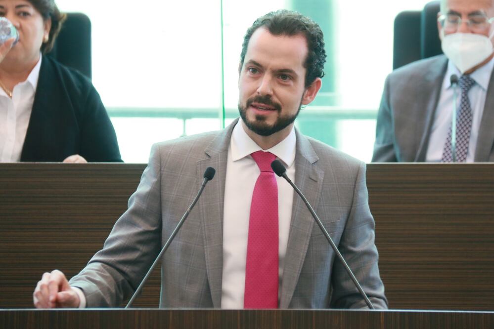 Chocan priistas por ley de aguas