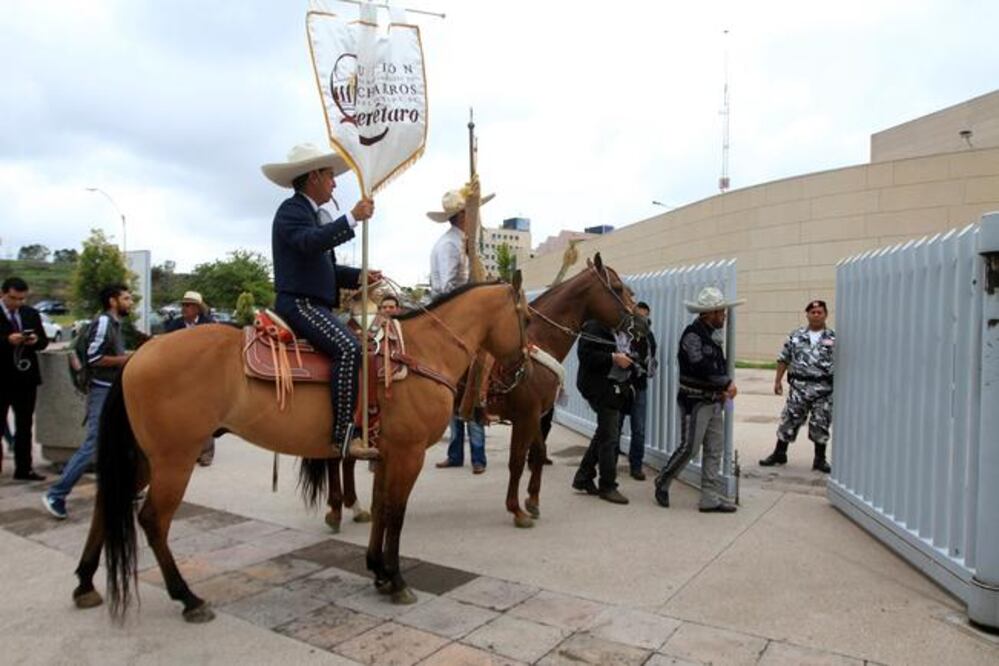 La asociación de Charros de Querétaro pide un nuevo espacio ya que en julio pasado fue subastado y vendido el lienzo de Santa Rosa Jáuregui. (CÉSAR GÓMEZ. EL UNIVERSAL)